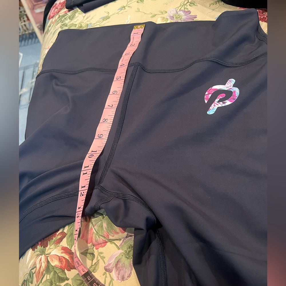 Peloton XL NWT Black leggings floral cut hem NWT Retail 90 host pick - Picture 16 of 17